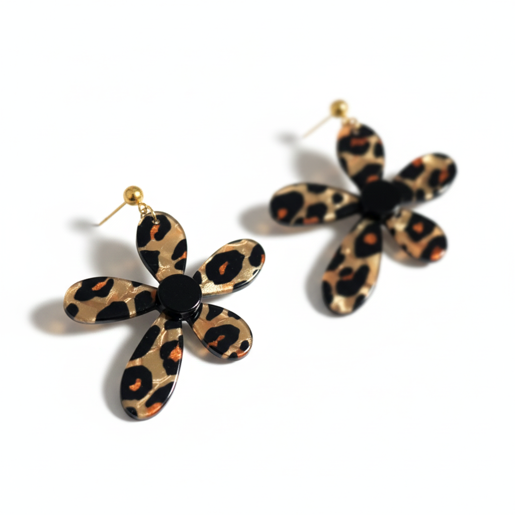 Pendientes largos animal print leopardo de invitada, artesanales, modelo Kora de Hanalima
