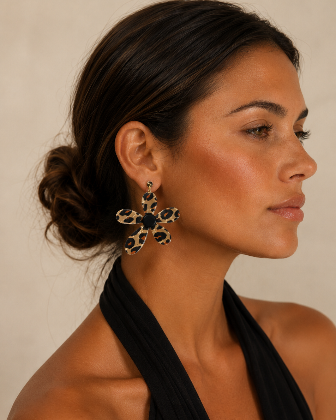 Kora de Hanalima, pendientes largos animal print leopardo de invitada, hechos a mano en España
